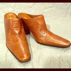 Enzo Angiolini heeled boots. Genuine leather.